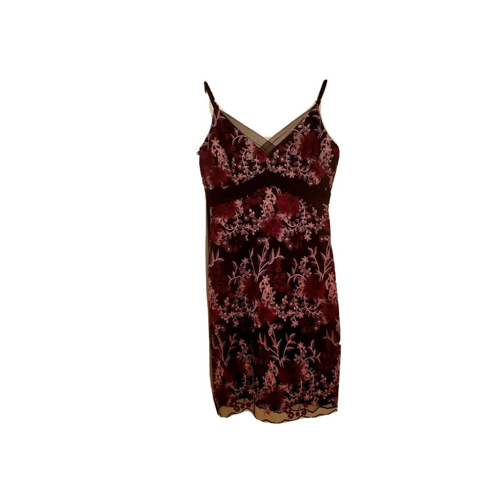 Beautiful White House Black Market Embroidered Floral Dress Size 4